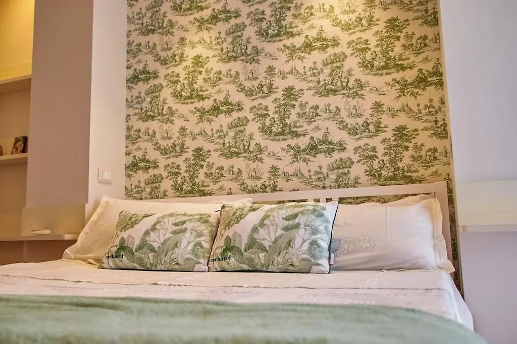 Roma, Gemelli Casa Eleganza, Resort Modernista
